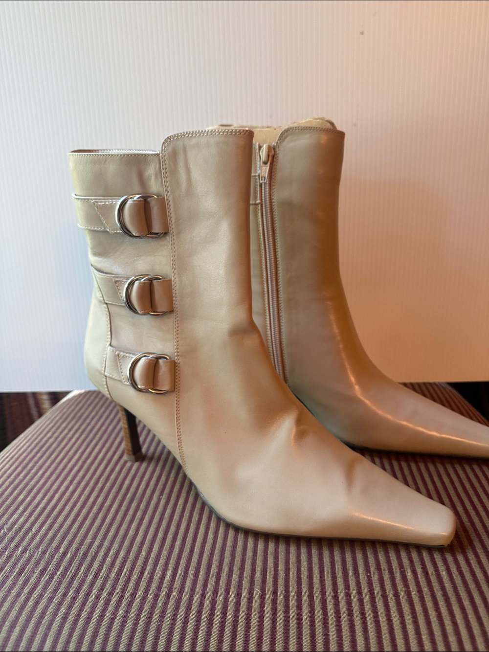 Valerie Stevens Cream Leather Pointed-Toe Ankle Boots with Buckle Straps
